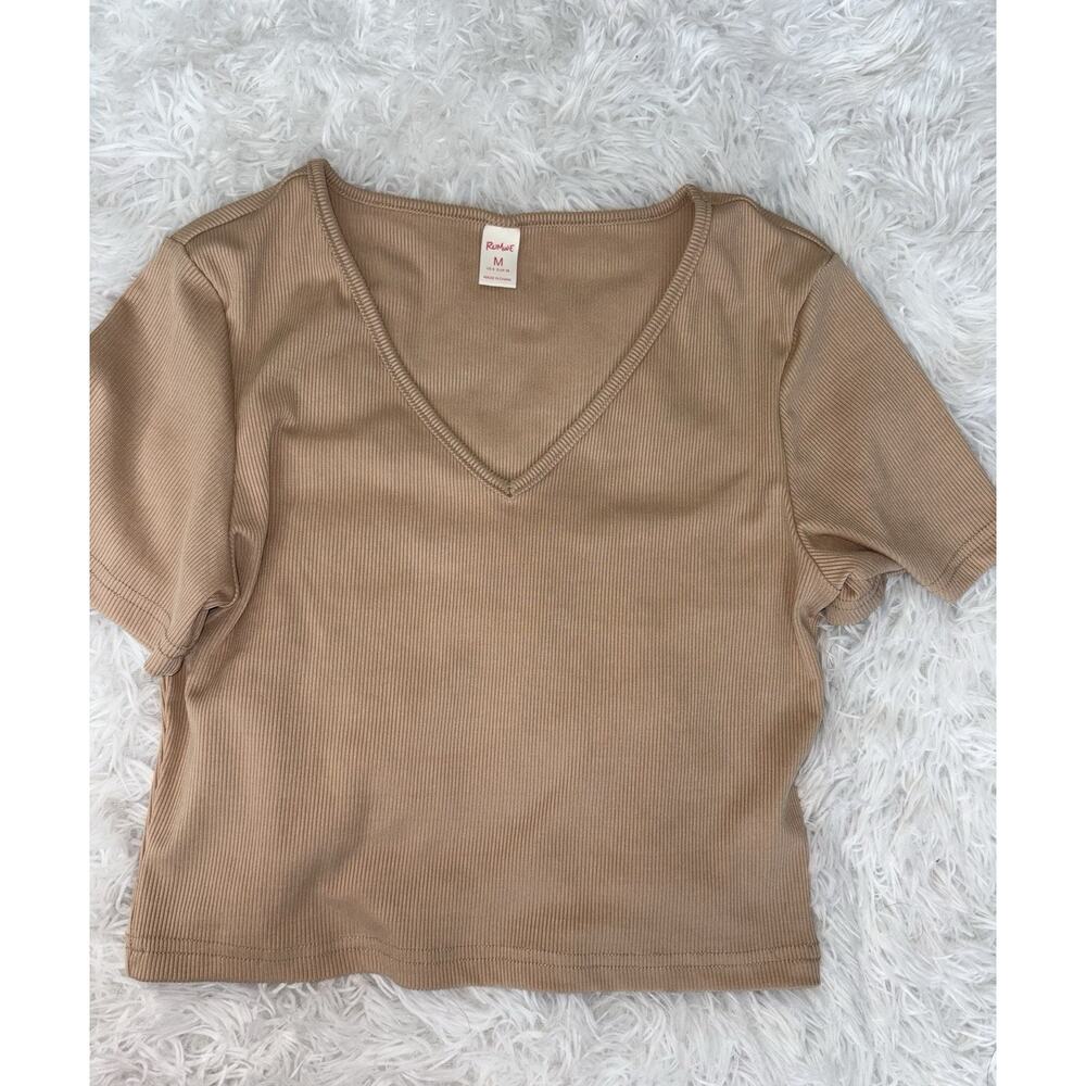 Romwe Women’s M Tan Ribbed V Neck Top. Cute, Exc. Condition